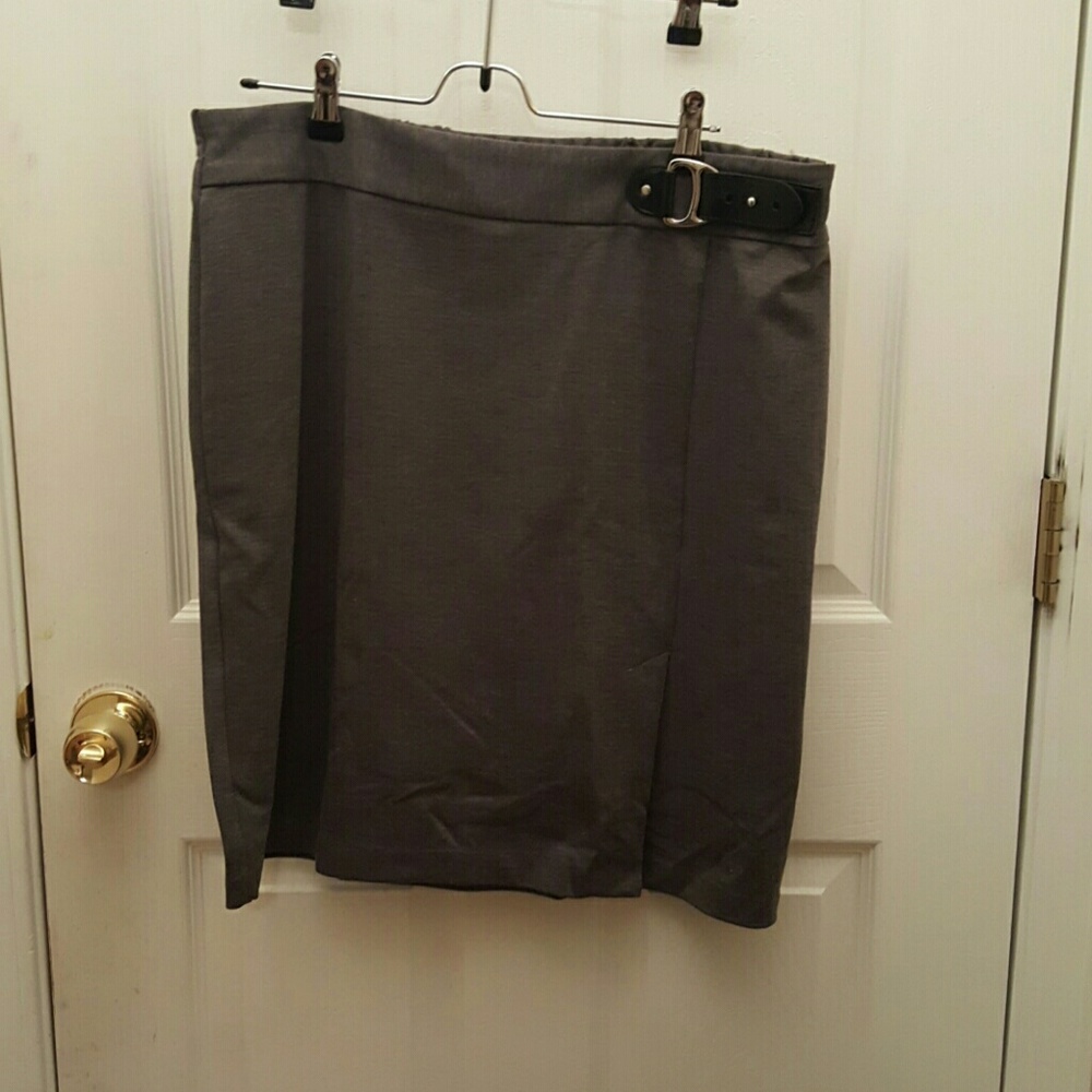 Grey skirt